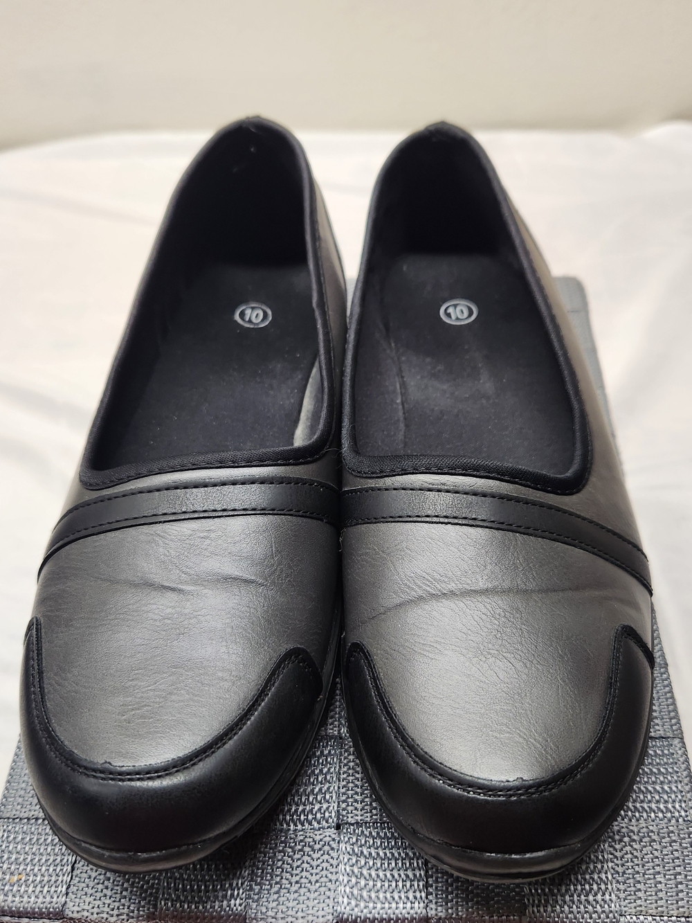⭐️NWOT Black Slip On Comfort Loafers Walking Shoes Ultra Lightweight Size 10